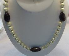 Load image into Gallery viewer, Amethyst and Pearls Necklace
