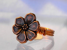 Load image into Gallery viewer, Copper Flower Ring