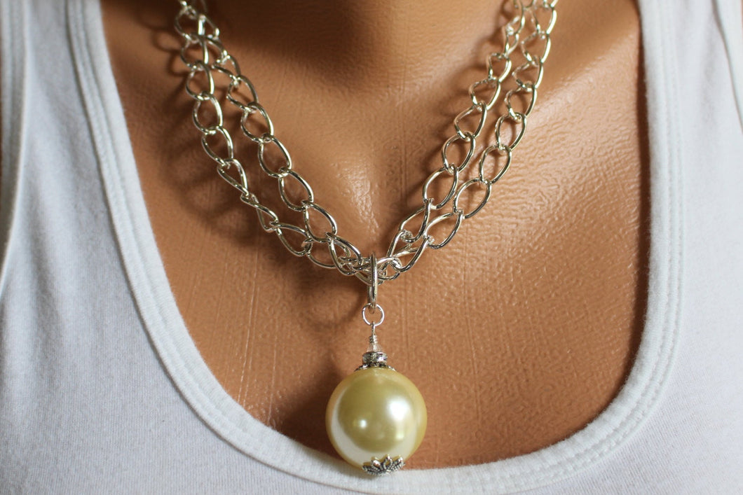 Cream Drop Pendant Necklace